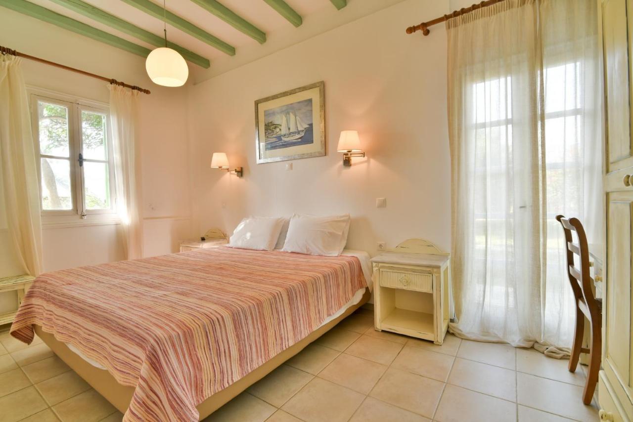 Golden Beach Studios & Suites Тинос Екстериор снимка