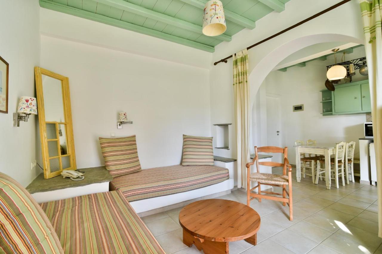 Golden Beach Studios & Suites Тинос Екстериор снимка