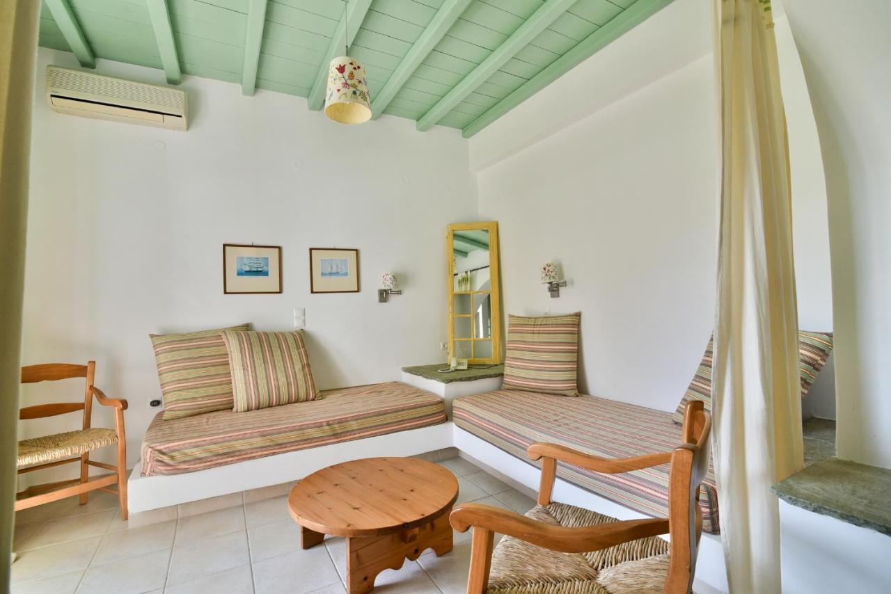 Golden Beach Studios & Suites Тинос Екстериор снимка
