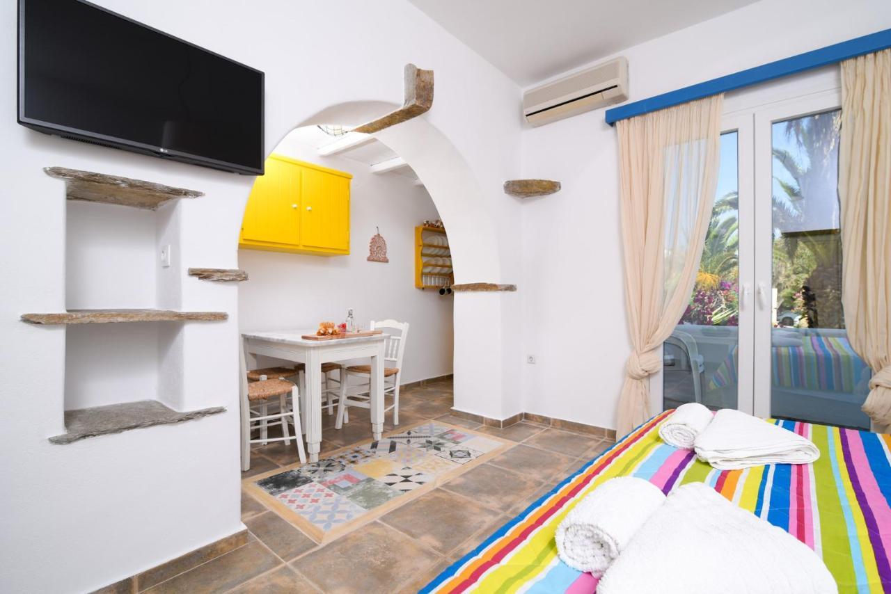 Golden Beach Studios & Suites Тинос Екстериор снимка
