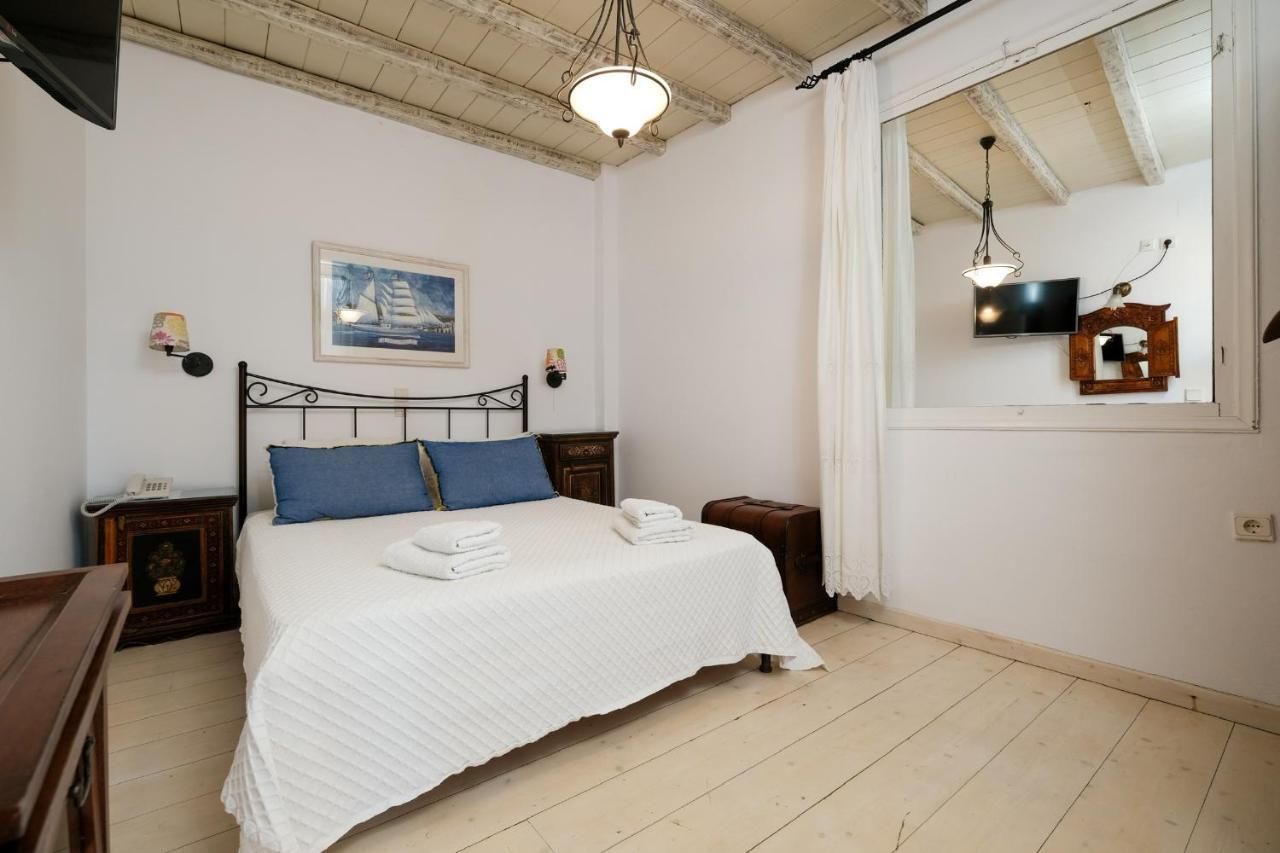 Golden Beach Studios & Suites Тинос Екстериор снимка