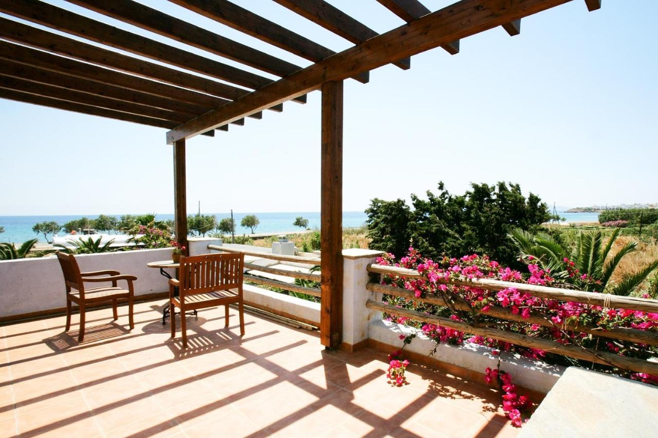 Golden Beach Studios & Suites Тинос Екстериор снимка