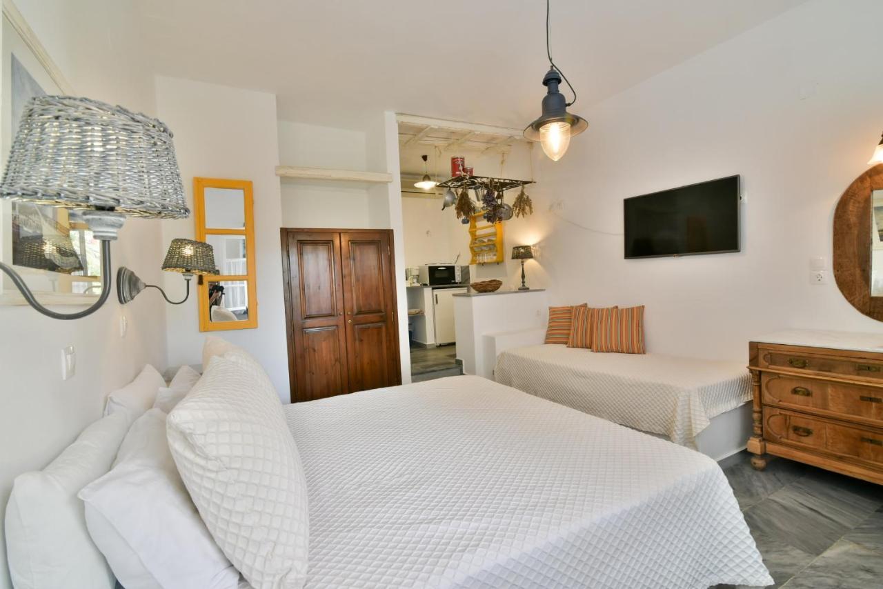 Golden Beach Studios & Suites Тинос Екстериор снимка