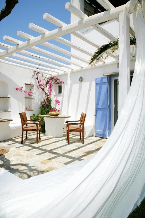 Golden Beach Studios & Suites Тинос Стая снимка